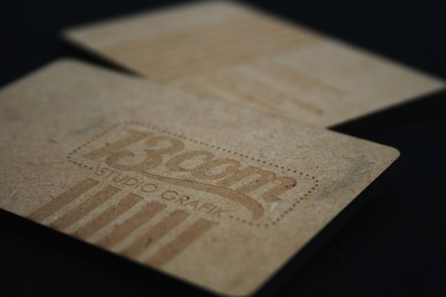 Carte de visite en bois Medium personnalisée à Marseille 13